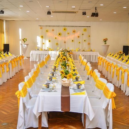 Hotel Magistern Konferencia Es Wellnesshotel Siófok Exteriér fotografie