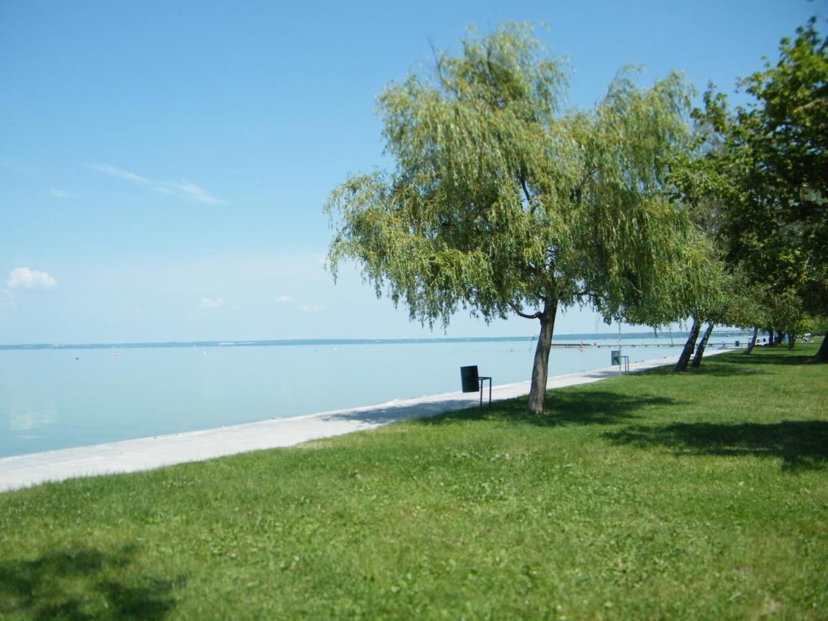 Hotel Magistern Konferencia Es Wellnesshotel Siófok Exteriér fotografie