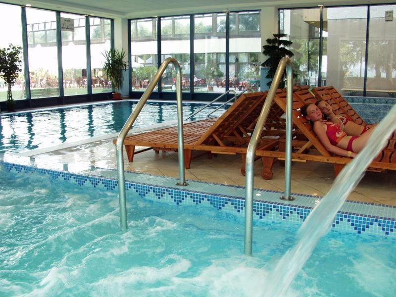 Hotel Magistern Konferencia Es Wellnesshotel Siófok Exteriér fotografie